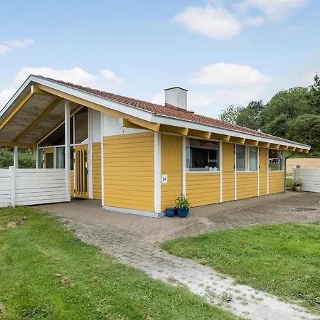 2 Bedroom Amazing In Обенро